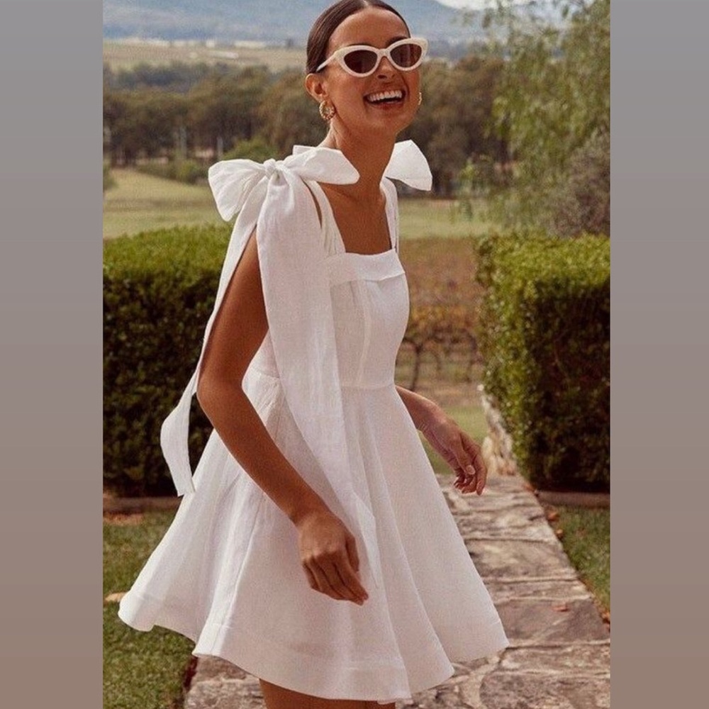 DISSH White Linen Shoulder Bow Tie Mini Dress